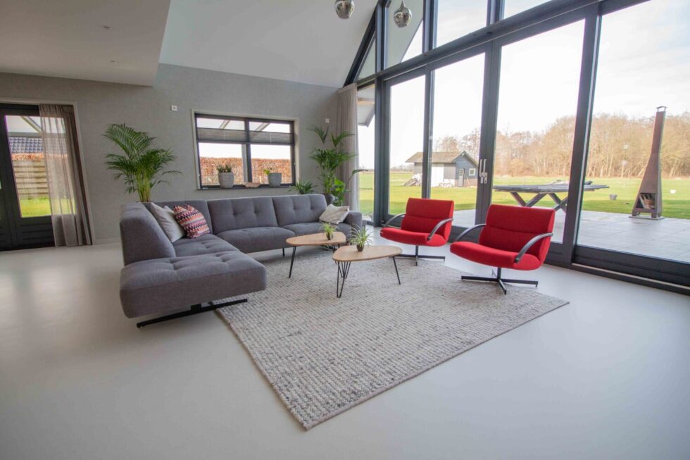 EPI Gietvloer met veel licht in woning